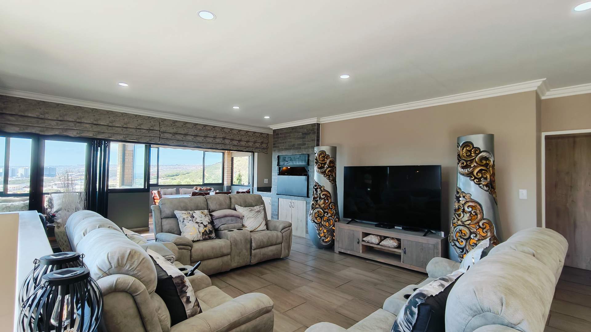 5 Bedroom Property for Sale in Island View Western Cape